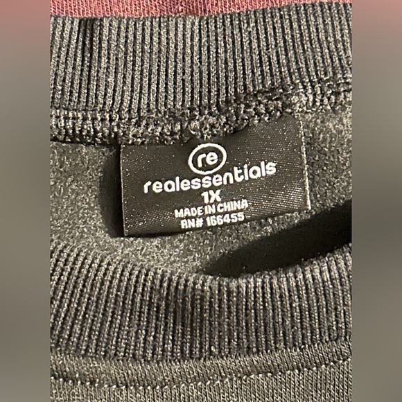 Essentials 3 PACK: WOMEN'S FLEECE CROPPED SWEATSHIRTS Size 1X - NEW - Picture 7 of 8